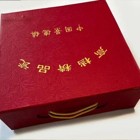 Vintage Chinese Teapot/Six Teacups in Display Case, Blue & White, REDUCED! - Picture 9 of 11